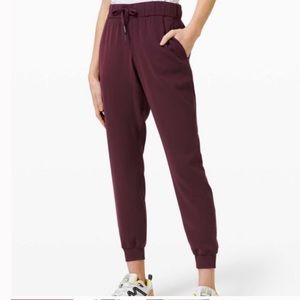Lululemon On The Fly Jogger